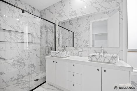 Property photo of 12 Adelaide Circuit Donnybrook VIC 3064