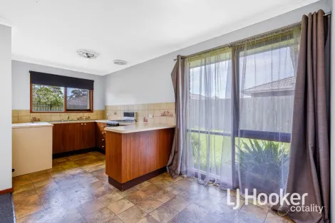 Property photo of 63 Pound Road Hampton Park VIC 3976