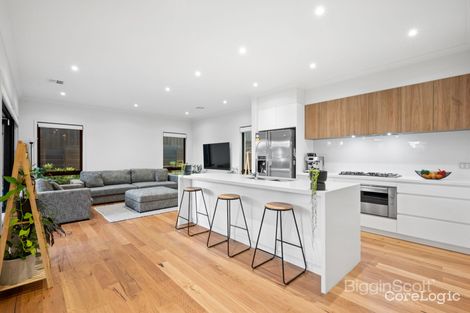 Property photo of 8 Stables Circuit Doncaster VIC 3108