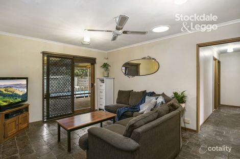 Property photo of 10 Mulberry Court Cranbourne North VIC 3977