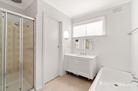 2/11 Laurel Gr N, Blackburn, VIC 3130