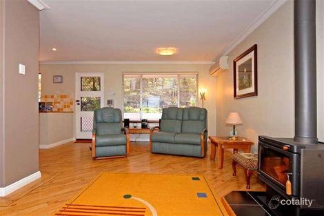 Property photo of 6 Nalya Place Swan View WA 6056