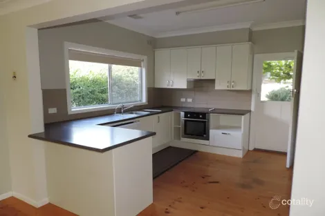 Property photo of 1 Sommer Avenue Bright VIC 3741