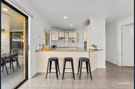 Property photo of 4 Piccadilly Place Forest Lake QLD 4078