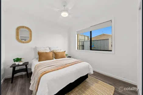 Property photo of 4 Piccadilly Place Forest Lake QLD 4078