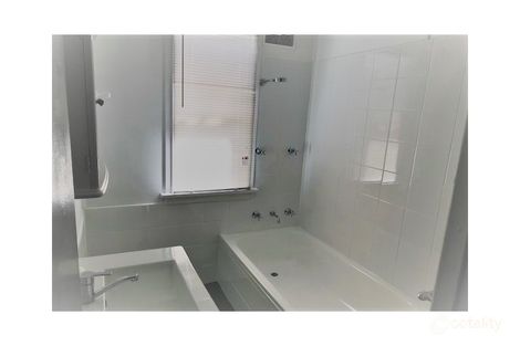 Property photo of 165 Lone Pine Avenue Orange NSW 2800