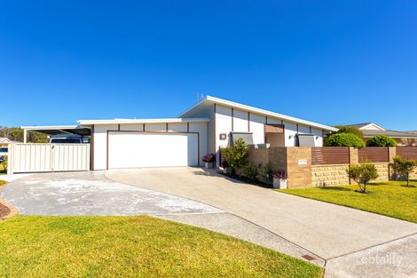 Property photo of 22 Bluehaven Drive Old Bar NSW 2430