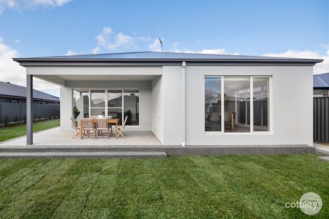 Property photo of 14 Mary Drive Alfredton VIC 3350