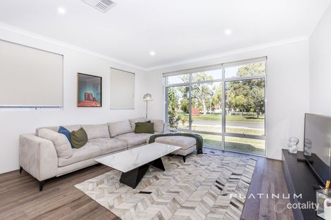 Property photo of 18D Bridgewater Crescent Karrinyup WA 6018