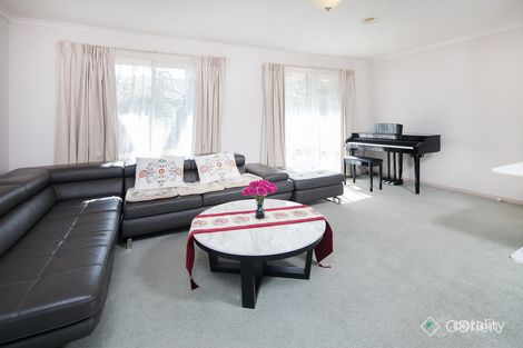 Property photo of 32 Allunga Parade Berwick VIC 3806