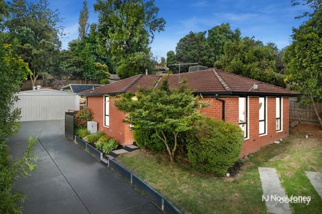 Property photo of 31 Wyuna Walk Mooroolbark VIC 3138