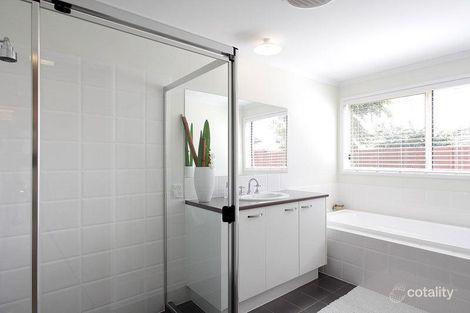 Property photo of 35 Sylvan Circuit Noarlunga Downs SA 5168