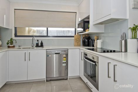 Property photo of 4/22 Careel Close Helensvale QLD 4212
