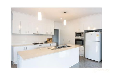 Property photo of 51 Village Circuit Eimeo QLD 4740