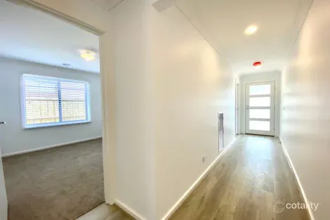 Property photo of 13 Shippagan Road Mickleham VIC 3064