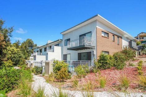 1/15 Hingston Cl, Lake Heights, NSW 2502