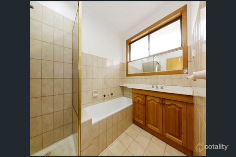 Property photo of 2/79 Ferntree Gully Road Mount Waverley VIC 3149