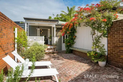 Property photo of 137 Fortescue Street Spring Hill QLD 4000