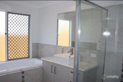 Property photo of 5 William Street Bundamba QLD 4304