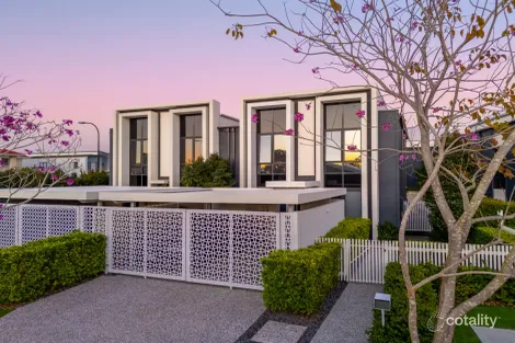 Property photo of 25 Sanctuary Court Mermaid Waters QLD 4218