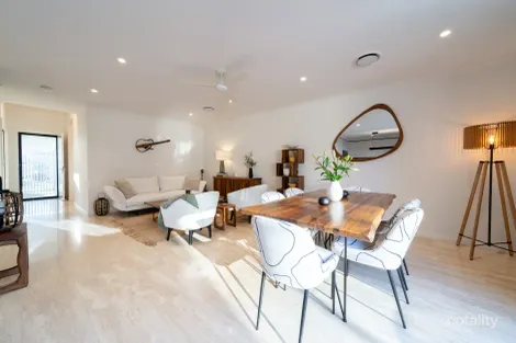 Property photo of 25 Sanctuary Court Mermaid Waters QLD 4218