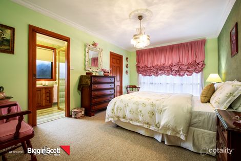 Property photo of 8 Major Crescent Lysterfield VIC 3156