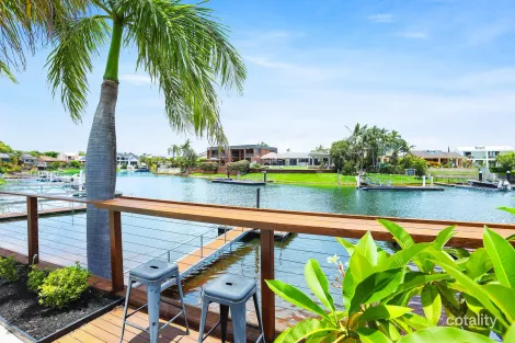 14 Clontarf Ave, Bundall, QLD 4217