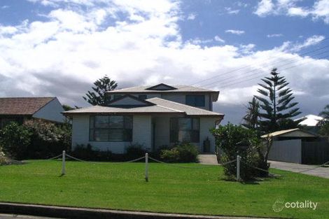 4 Lassiter Ave, Woonona, NSW 2517