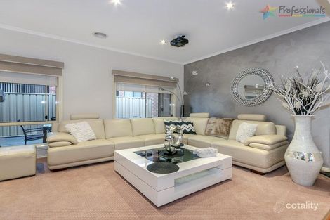 Property photo of 8 Cranwell Square Caroline Springs VIC 3023