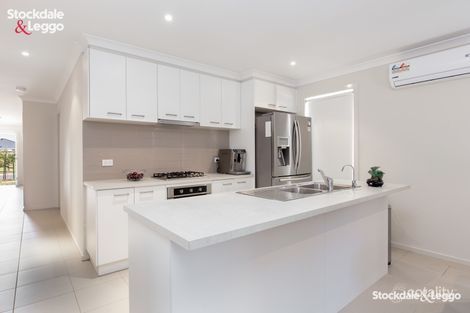 Property photo of 8 Joyous Street Wyndham Vale VIC 3024