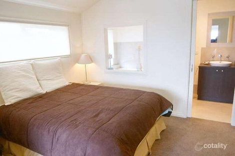 18 Nunns Rd, Mornington, VIC 3931