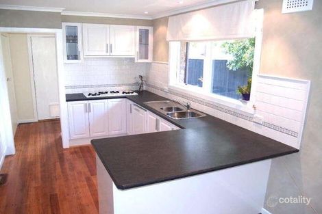 Property photo of 2 Landstrom Quadrant Kilsyth VIC 3137