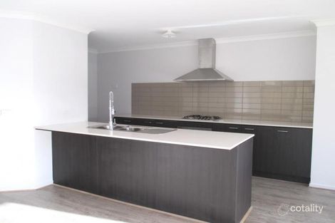 Property photo of 41 Serene Way Clyde North VIC 3978