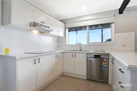 Property photo of 16 Lauren Close Dingley Village VIC 3172