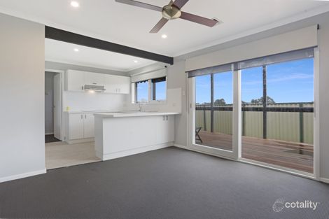 Property photo of 16 Lauren Close Dingley Village VIC 3172
