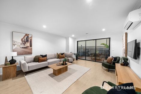 Property photo of 1 Aryan Close Mooroolbark VIC 3138