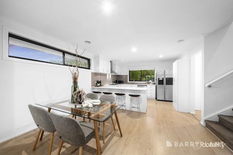 Property photo of 1 Aryan Close Mooroolbark VIC 3138