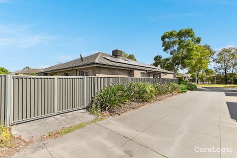 Property photo of 3 Discovery Avenue Cranbourne North VIC 3977