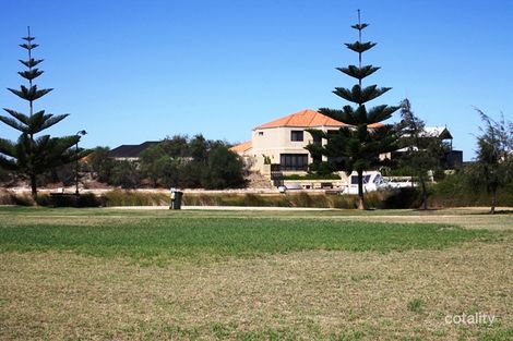 Property photo of 30 Queen Parade Wannanup WA 6210