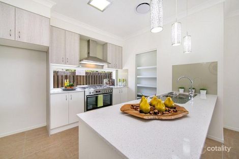 34 Mount Mee St, Park Ridge, QLD 4125