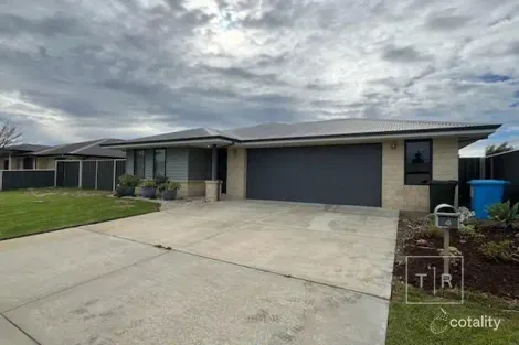 4 Remark Dr, Castletown, WA 6450
