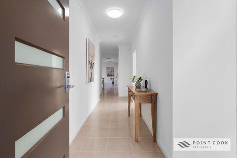 Property photo of 14 Goolwa Road Point Cook VIC 3030