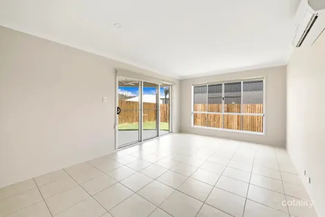 Property photo of 32 Radcliffe Crescent Glenvale QLD 4350