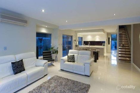 Property photo of 2/25 Tarcoola Crescent Surfers Paradise QLD 4217