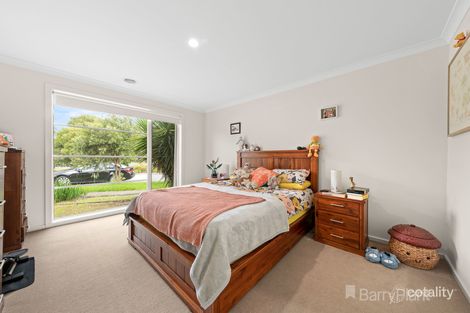 Property photo of 88 Fallingwater Drive Pakenham VIC 3810