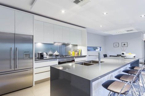 Property photo of 8A Latham Street Alfred Cove WA 6154