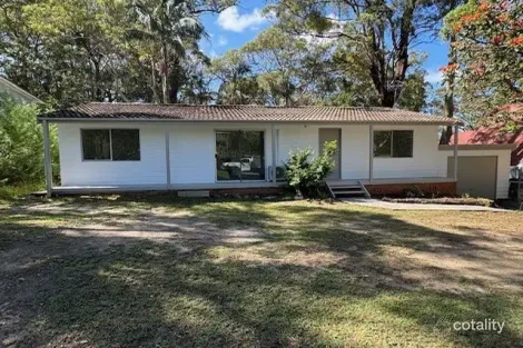 Property photo of 11 Fourth Ridge Road Smiths Lake NSW 2428