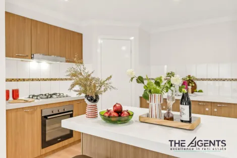 Property photo of 13 Wickford Road Tarneit VIC 3029