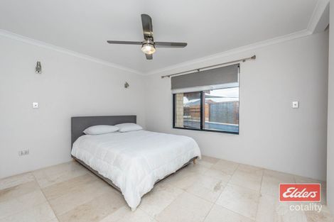 Property photo of 5 Edgewater Close Glenfield WA 6532