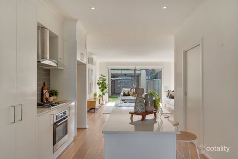 Property photo of 32 Grattan Cove Craigieburn VIC 3064